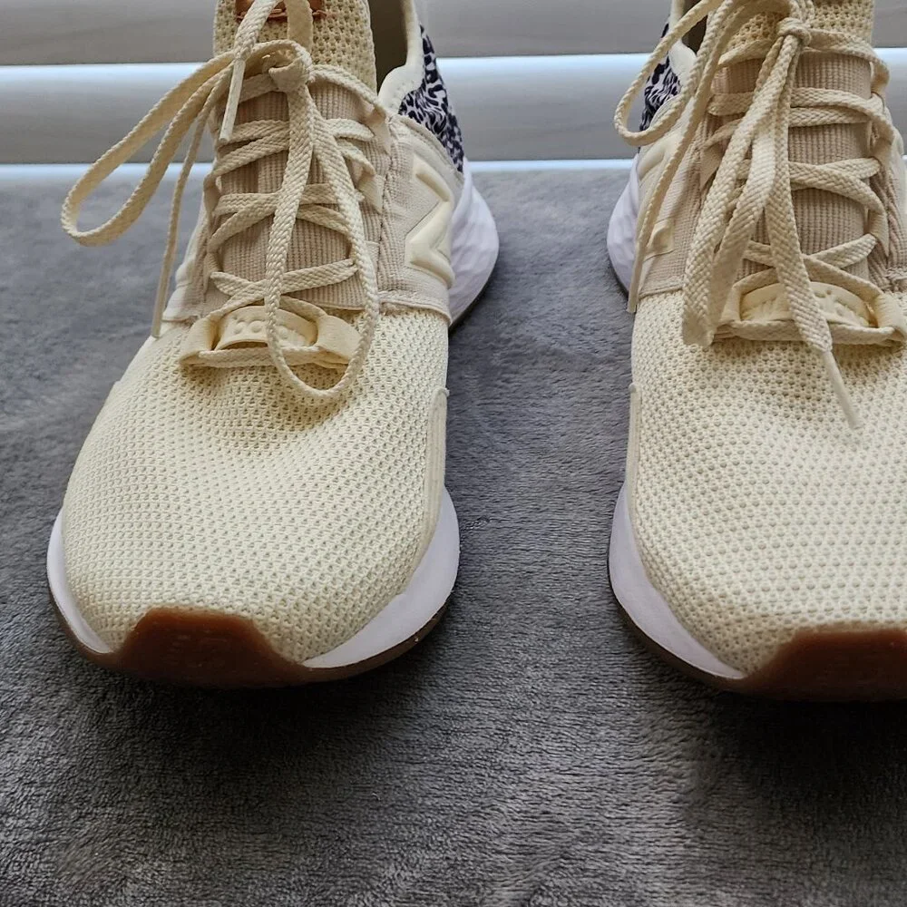 Women's New Balance Leopard Print Sneakers Size 9 - Picture 3 of 16